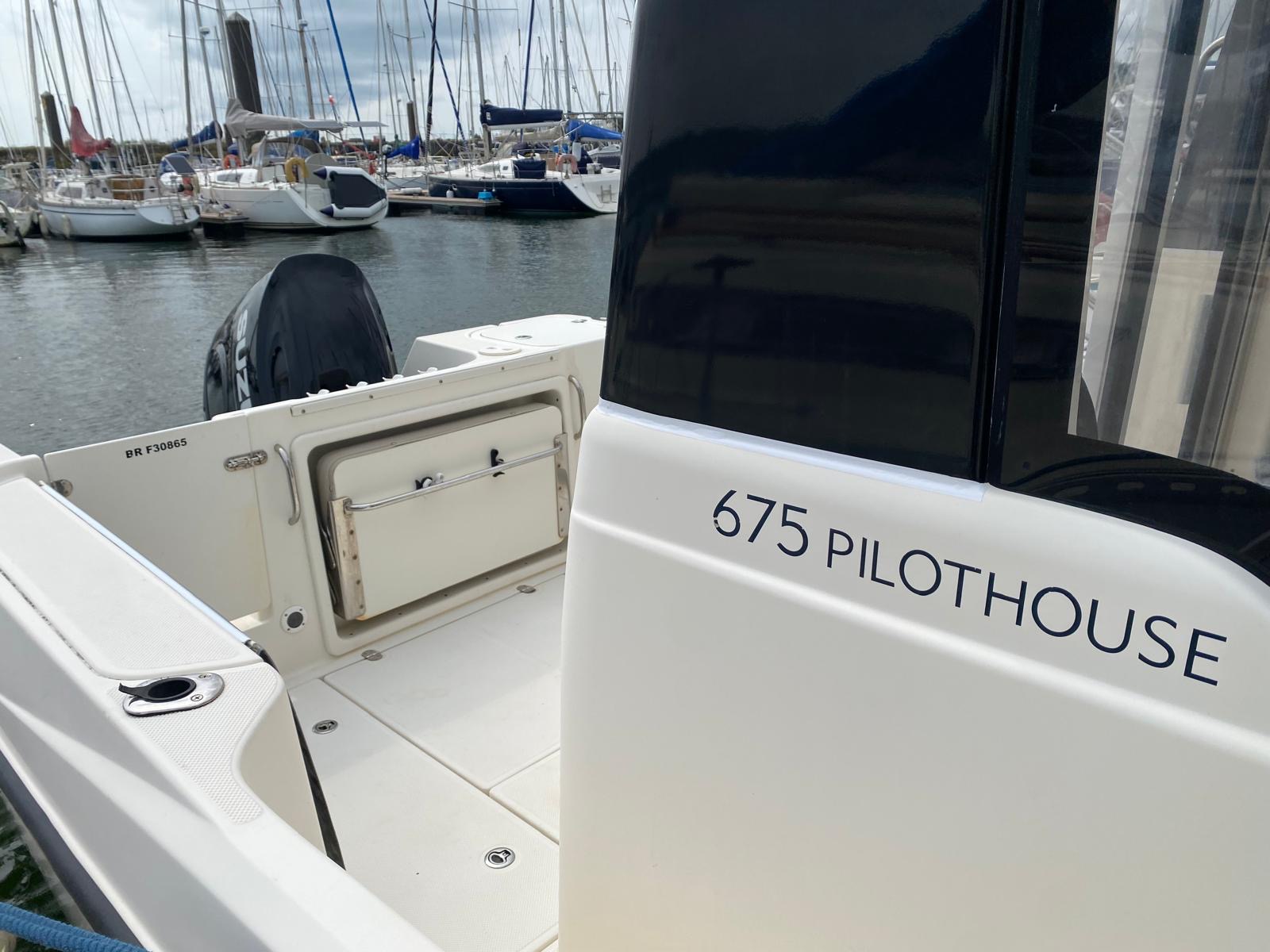 slider 3 Quicksilver  675 Pilothouse